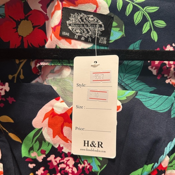 Lucille Tea Dress from Hearts & Roses London - Picture 5 of 11